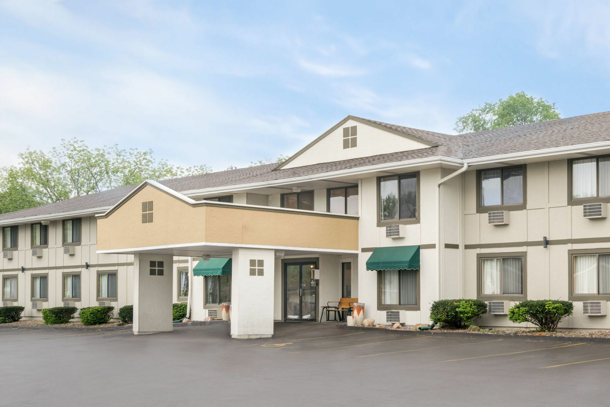 Super 8 By Wyndham Rochester Mayo Clinic Area Exterior foto